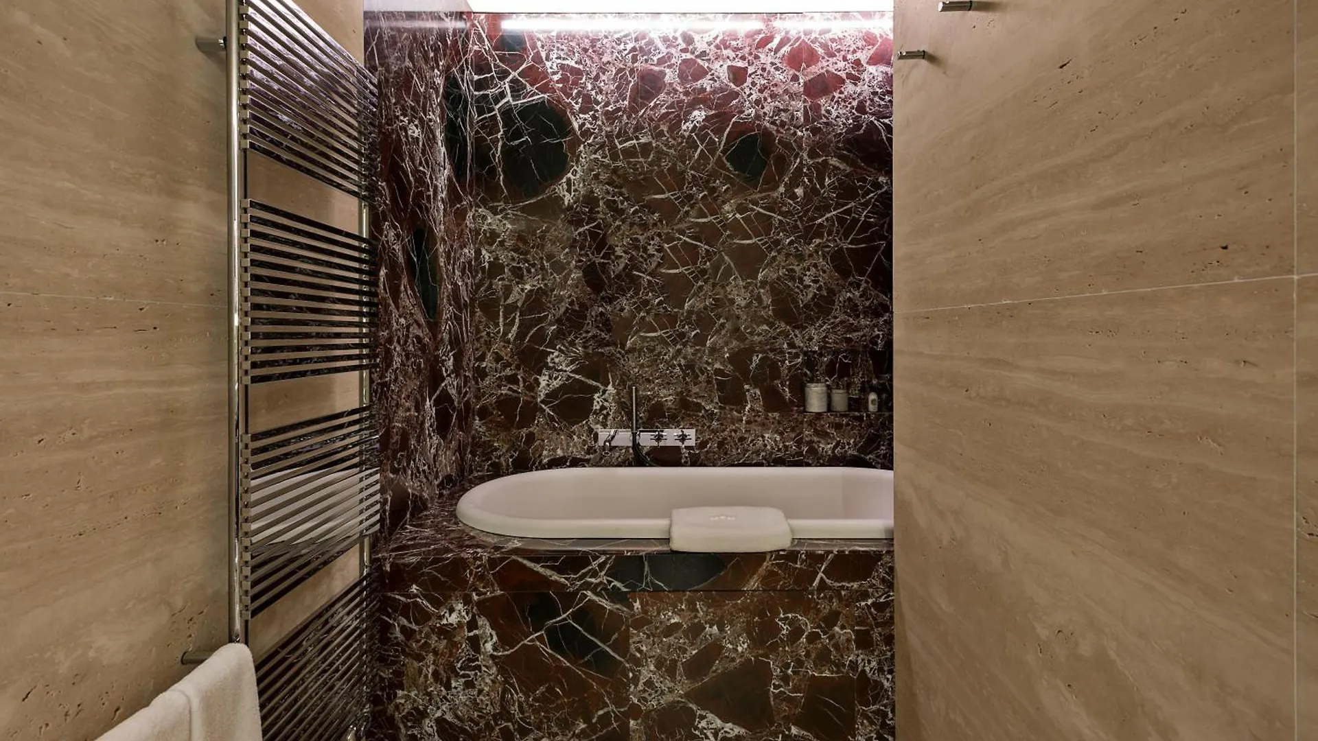 Fendi Private Suites - Small Luxury Hotels Of The World Roma Italia