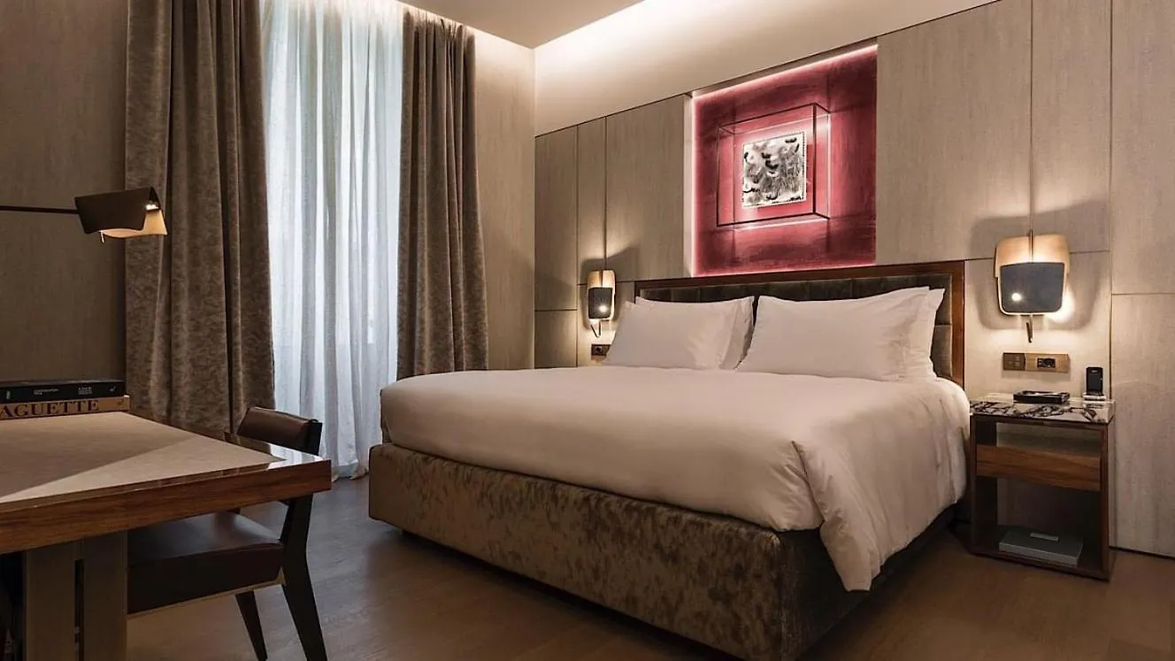 *****  Fendi Private Suites - Small Luxury Hotels Of The World Roma Italia