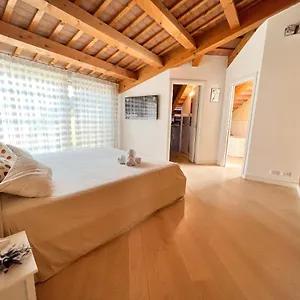 https://erman-house-mansarda-con-idromassaggio.hotelinveneto.com