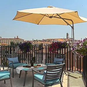 https://ca-venar.hotelinveneto.com