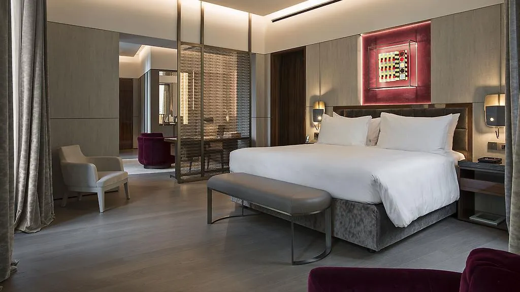 Fendi Private Suites - Small Luxury Hotels Of The World Рим